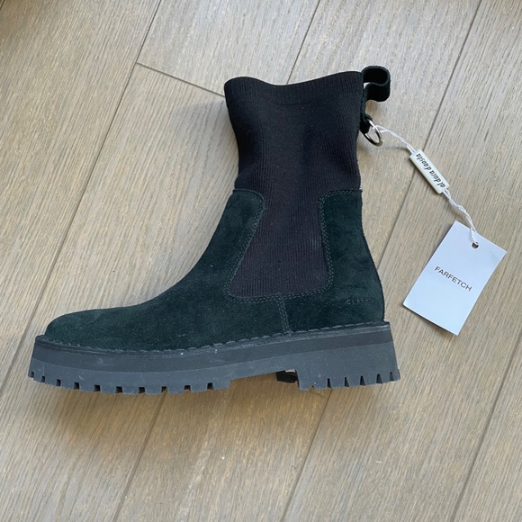 Clarks Original Black Elasticated-panel Boots, Size 5.5 UK / 8 - 8.5 US - Picture 2 of 5